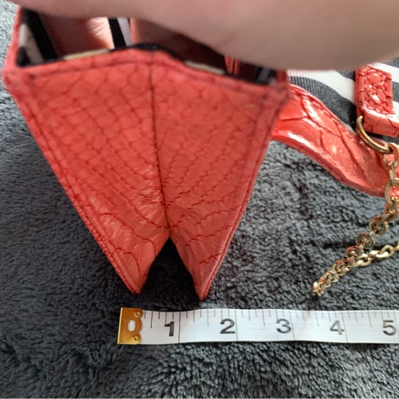 Gianni Bini Faux Gator Clutch - Picture 5 of 8